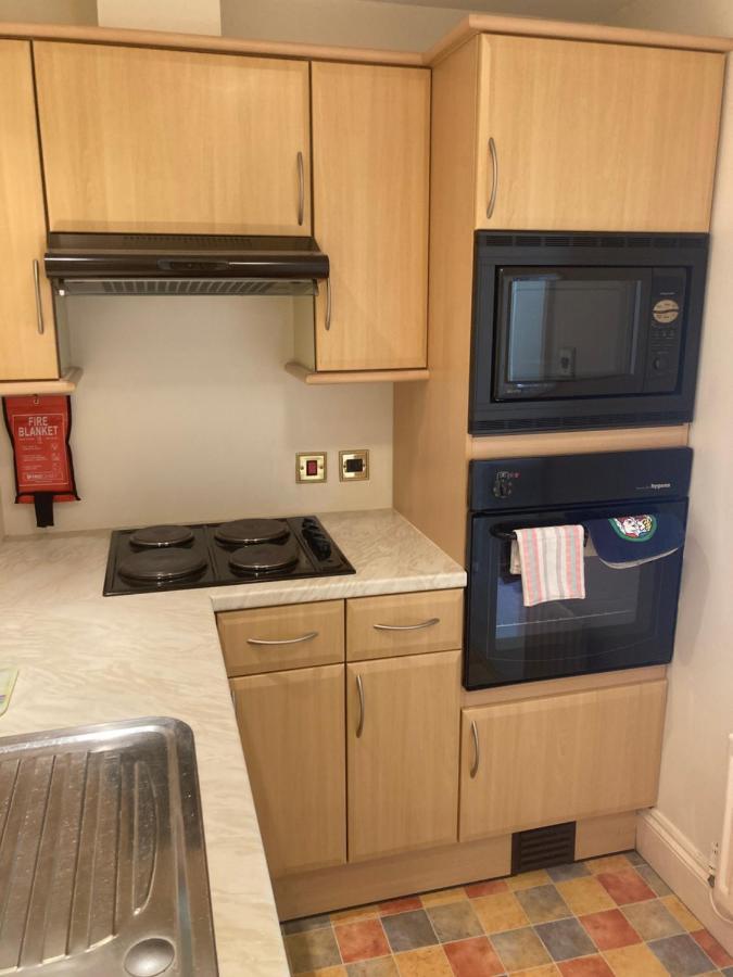 Exclusive 2 Bedroom Apartment With Summer House And Hot Tub 达文特里 外观 照片
