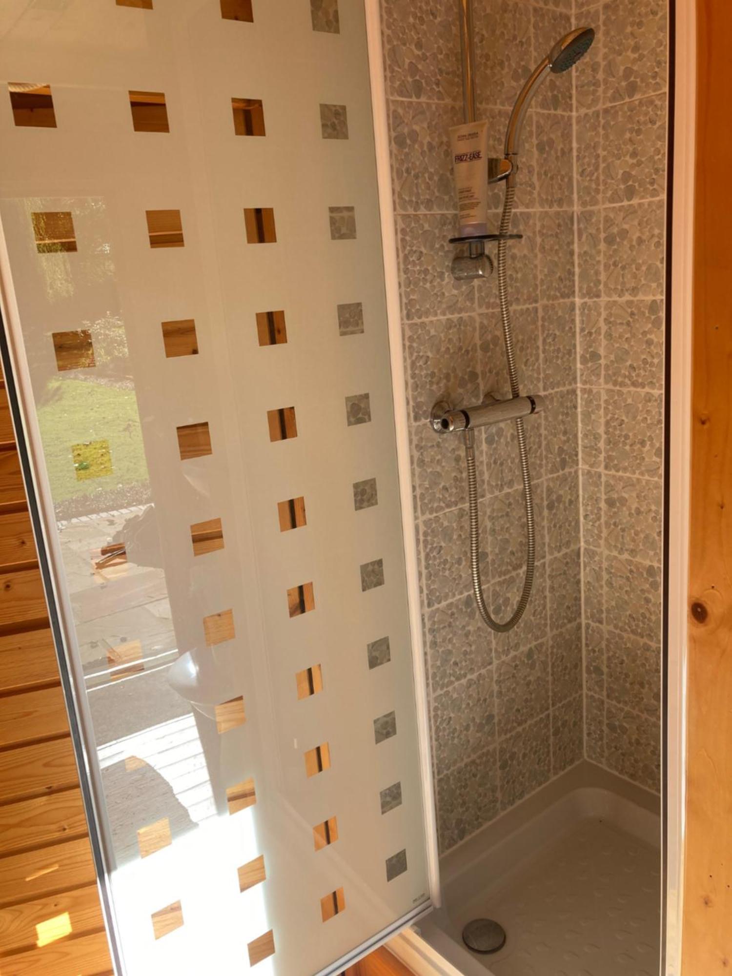 Exclusive 2 Bedroom Apartment With Summer House And Hot Tub 达文特里 外观 照片