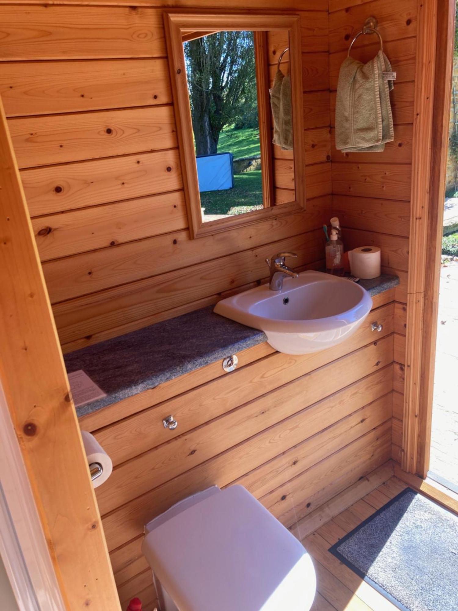 Exclusive 2 Bedroom Apartment With Summer House And Hot Tub 达文特里 外观 照片